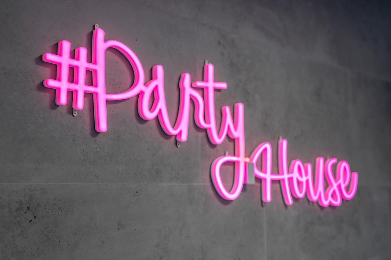 #Partyhouse Poznan Wilda Apartment Екстериор снимка