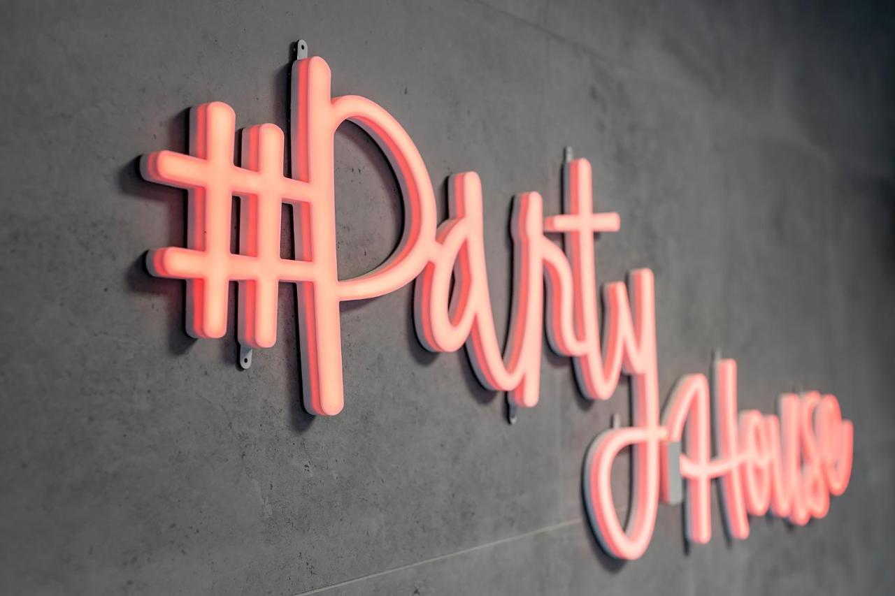 #Partyhouse Poznan Wilda Apartment Екстериор снимка